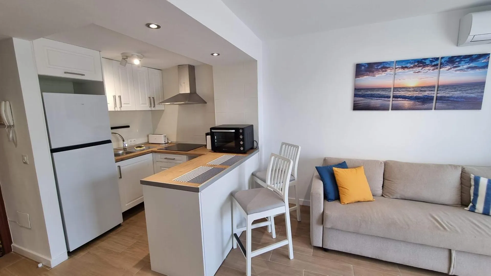 Maite Blue Beachfront Benalmádena 0*,